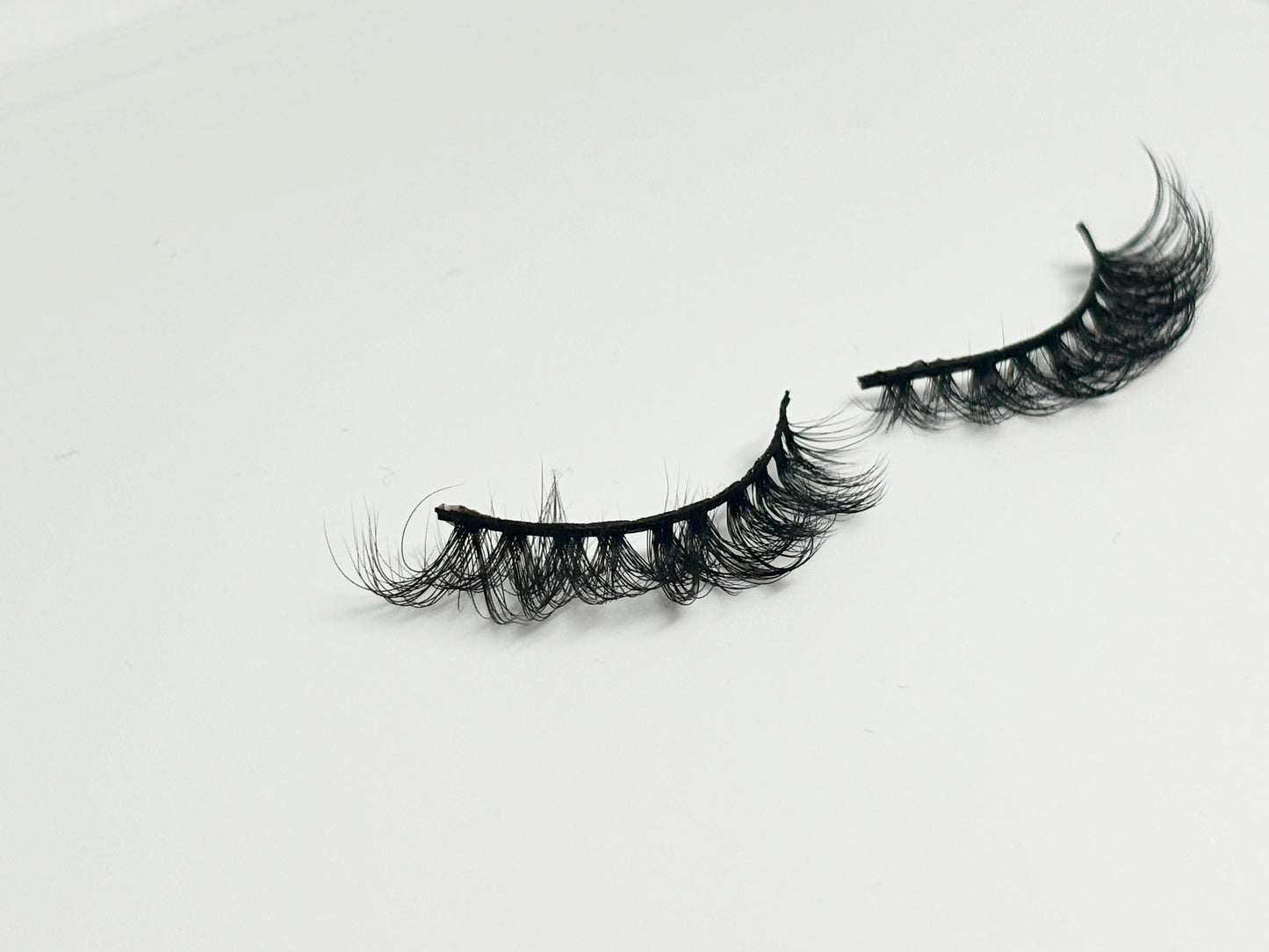 Fill Me In Lashes | Dc04