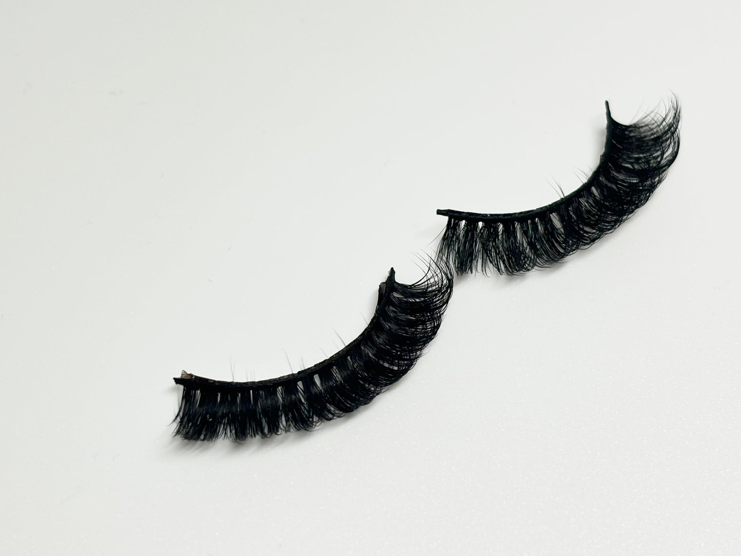 Brat Lashes | Dc08